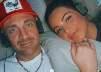 Bleu një pije me para fallso, 10 vite burg për turistin britanik –