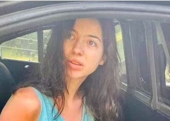 E padëgjuar. Abuzoi seksualisht me një qen, arrestohet 19-vjeçarja –