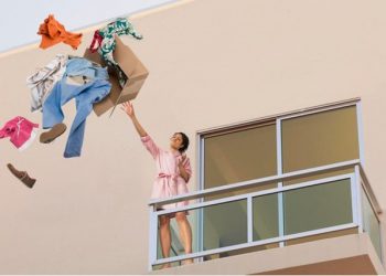 Ja llojet e rrobave të cilat duhet t’i hiqni qafe menjëherë –