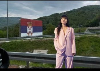 “Çfarë problemi ke?!”/ Vizita e Zhaklinës në Serbi zemëron deputeten –