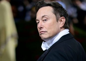 Musk e shfrenon fantazinë, FDA i jep autorizim për të vendosur çip në tru –
