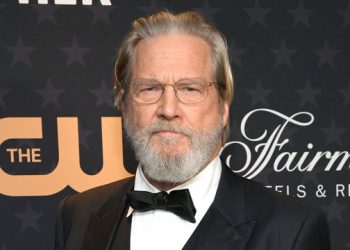 Vuajti COVID-19 dhe kancerin njëkohësisht, ja gjendja shëndetësore e Jeff Bridges –