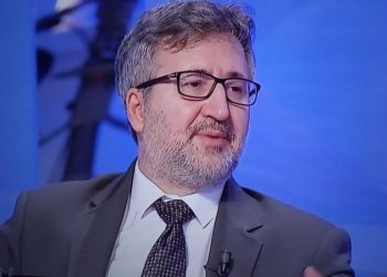 Albin Kurti veç i hoqi qesen pasqyrës –