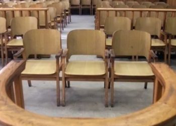 “Më grisi pixhamat”, shqiptarja denoncon burrin për përdhunim/ Çfarë ndodhi mes çiftit –