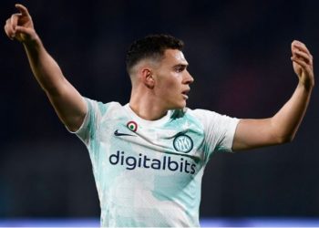 A do t”i japë Inzaghi një fanellë titullari Asllanit? –