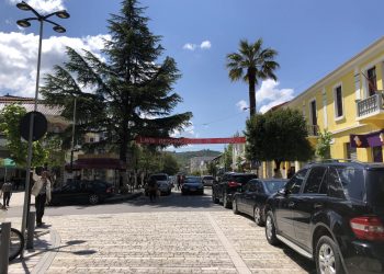 Mallakastër/ Kandidatët akuza njëri-tjetrit, qytetarët janë mosbesues –