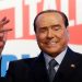 Berlusconi del nga spitali, shihet në Milano duke përshëndetur gazetarët –