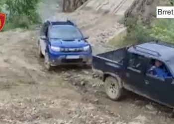 Humbasin orientimin, policia shpëton 3 izraelitët –