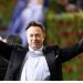 Musk bëhet viral me kërcimet e tij, nuk mungojnë… ‘kritikat’ –