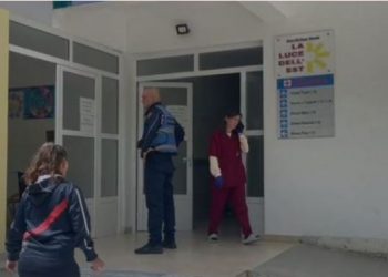 ‘Më shau’, dëshmia e adoleshentit që goditi për vdekje 15-vjeçarin –