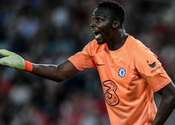 Titullari i Chelsea kërkon rritje page, kërcënon me largim –