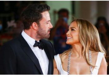 VIDEO/Jennifer Lopez flirton me DJ edhe në sy të Ben Affleck –