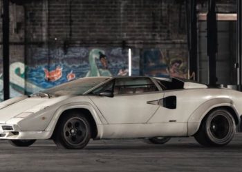 Del në shitje Lamborghini Countach i parë i prodhuar në vitin 1982 –