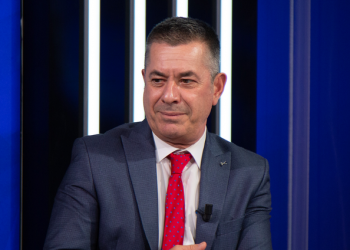 Fushatë e varfër, oligarkët nuk… –