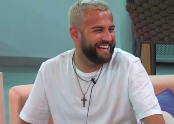 Luizi tregon pozicionin më të vështirë në seks: Kur ti je poshtë…