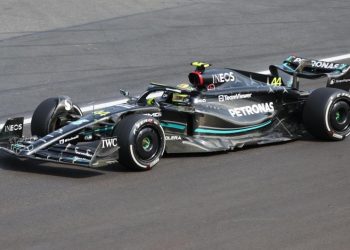 Mercedes i plotëson më në fund dëshirën Hamiltonit –