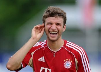 Bayern nuk ka mëshirë, e kthen në stërvitore ndaj Schalke 04 –