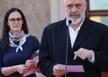 “Shkrihet” fondi i Kontigjencës/ Rritja e pagave për administratën dhe zyrtarët e lartë, fatura shkon 80 milionë euro –