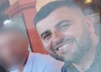 Akuzohet për vrasje, shpallet në kërkim shqiptari – Detajet –