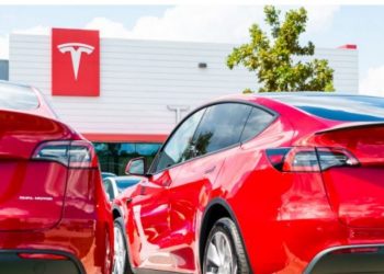Sa janë pagat në fabrikën e Tesla-s në Evropë? –