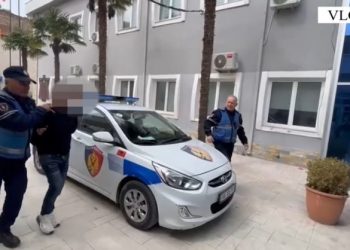 Po nisej për konflikt/ Me pistoletë në ‘Porsche’, pranga 27-vjeçarit –