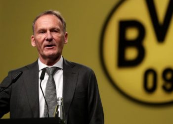 I mohoi një penallti evidente, Watzke dënon kërcënimet ndaj gjyqtarit –