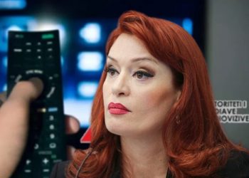 Tenderi i denoncuar, Armela e AMA-s blen përsëri mobile për zyrën –