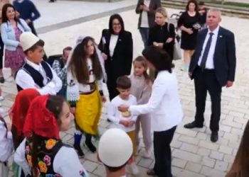 Në prag të largimit/ Yuri Kim si Rama, tur falenderimesh në Shqipëri –