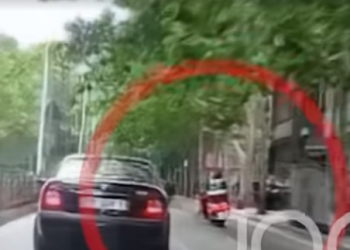 VIDEO/ Efektivët e policisë rrëzohen nga motori, çfarë ndodhi në Tiranë –