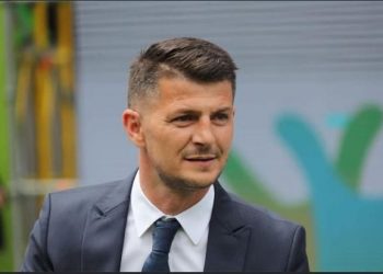 Ftoj kryeministrin për kafe në Rrëshen –