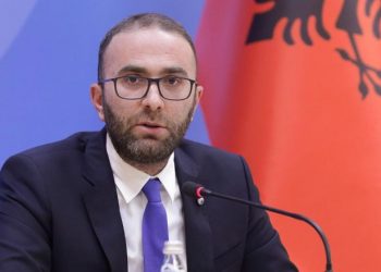 Bardhi mbledh grupin parlamentar të PD-së, ‘rikthimi’ i Bashës ndez debate –