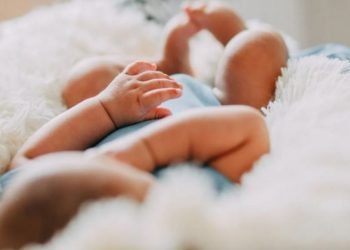Metoda me të cilën mund ta qetësoni shpejt një të porsalindur që qan –