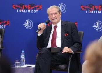 Në Shqipëri po vendoset diktatura e bandave –