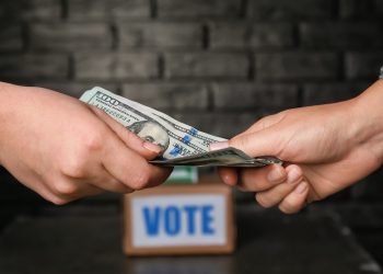 Shitblerje votash edhe në Greqi, arrestohen në flagrancë 5 persona –