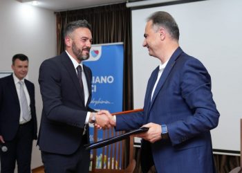 Boçi prezanton projektin për Parkun e energjisë diellore në Elbasan –