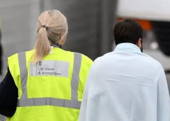 ‘Home Office’ nis fushatën për të penguar emigrantët shqiptarë të shkojnë në Britani –