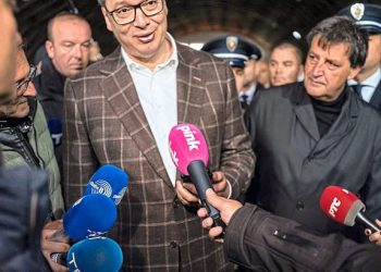Tensionet në veriun e Kosovës, inskenime të Vuçiç. –