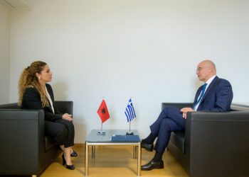 Dendias takohet me Xhaçkën, temë e bisedimeve edhe burgosja e Belerit –