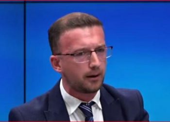 Përgjuan edhe vëllain tim mekanik, vendosën çipa në makinat tona –