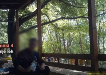 Ekskursion pa leje, bileta e transportit 6 mijë lekë më shumë për çdo fëmijë/ Drejtori i shkollës “kapet mat” –