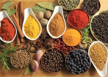 Si të ruajmë freskinë dhe aromën e erëzave në frigorifer –