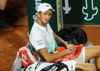 Surprizë në Roland Garros, eliminohet favoriti për titullin –