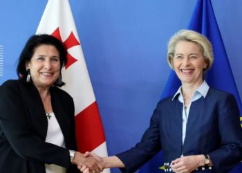 Ish-shteti sovjetik kërkon statusin kandidat nga BE për t’u mbrojtur kundër Rusisë –