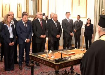 Zgjedhjet në Greqi, qeveria e re betohet dhe nis punën –