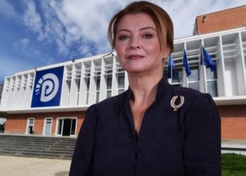 Silleni vulën në seli –