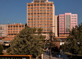 AKP “bën autogol” me pronën e Grand Hotelit –