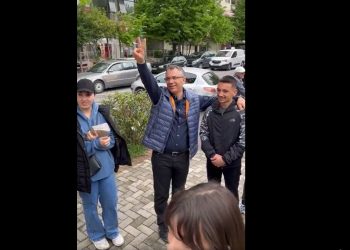 Të rinjtë duhet të jenë pranë prindërve të tyre –