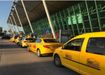 Iu bllokonte punën taksistëve në aeroport/ Konkurrenca