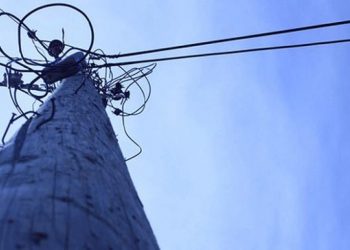 Bie në kontakt me rrymën elektrike, 45-vjeçari përfundon në spital –