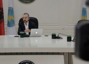 Mbi 100 qendra votimi pa operatorë të pajisjeve PEI –